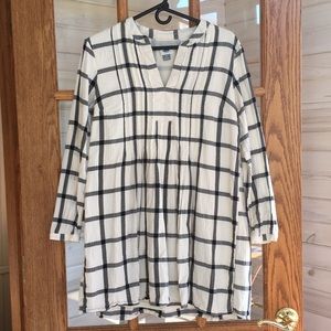 Black and off white tunic